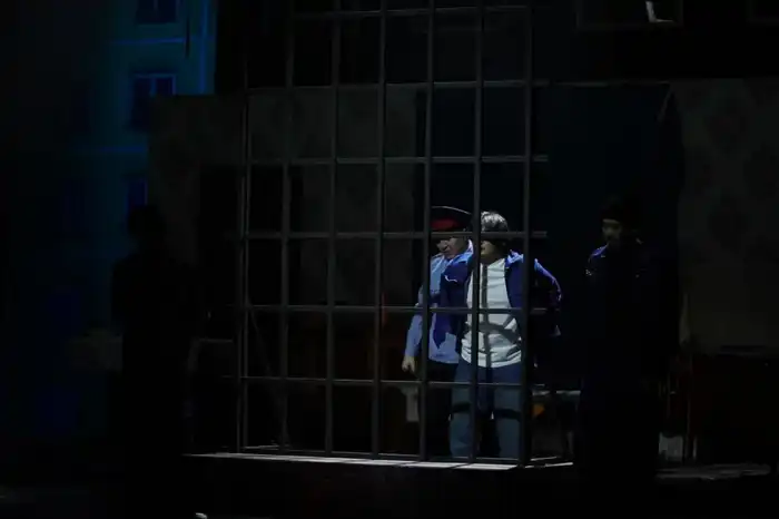 Астана: спектакль о жизненных ориентиров для подростков {city2}