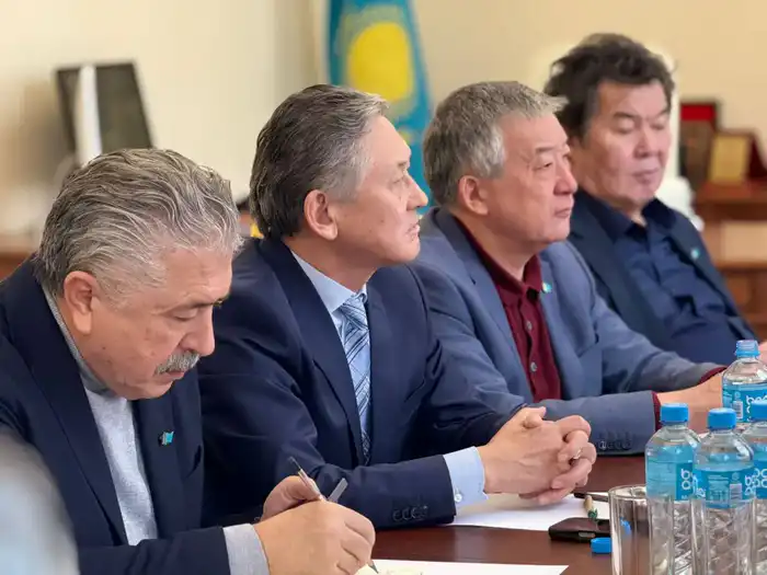 Обсуждение новой Конституции в Казахстане {city2}