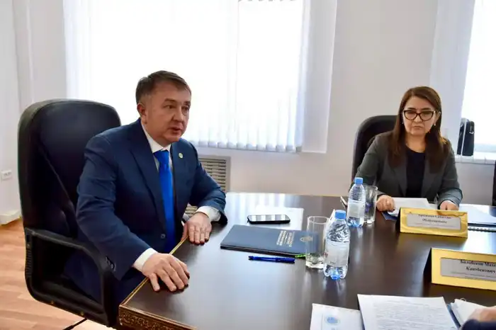 Министр юстиции Республики Казахстан Ерлан Сарсембаев ознакомился с работой Департамента юстиции Актюбинской области (2)