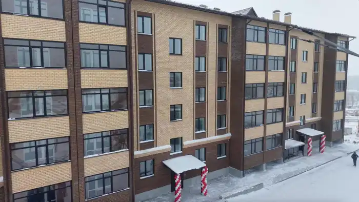 Ключи от новых квартир: шаг к улучшению условий жизни социально уязвимых семей в Акмолинской области {city2}