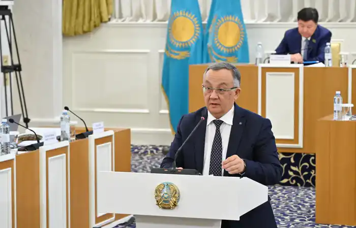 Глава Федерации профсоюзов подчеркивает важность участия рабочих в обсуждении новой Конституции {city2}