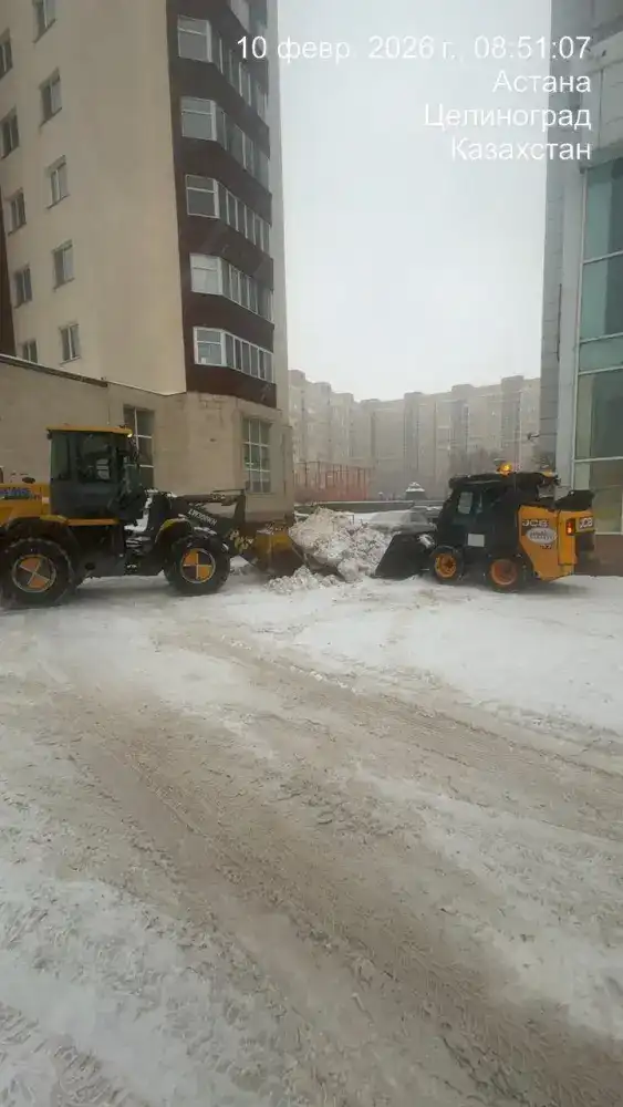 Почти 2 000 единиц спецтехники задействовано в снегоуборочных работах в Астане (4)