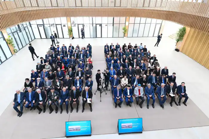 Встреча с ветеранами и интеллигенцией обсуждение конституционной реформы и социально-экономического развития региона {city2}