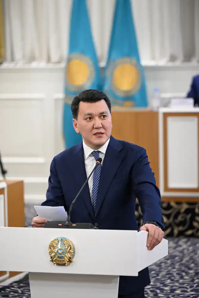 Заседание Конституционной комиссии с участием ведомств 7 февраля {city2}