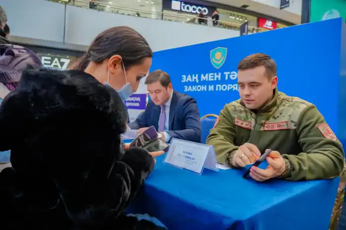 «Закон и порядок»: акцию Народный юрист» провели в Астане (6)