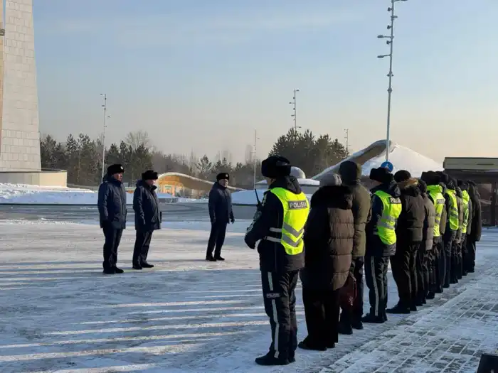 В Астане полиция проводит рейды по информированию водителей о задолженностях по штрафам и алиментам {city2}