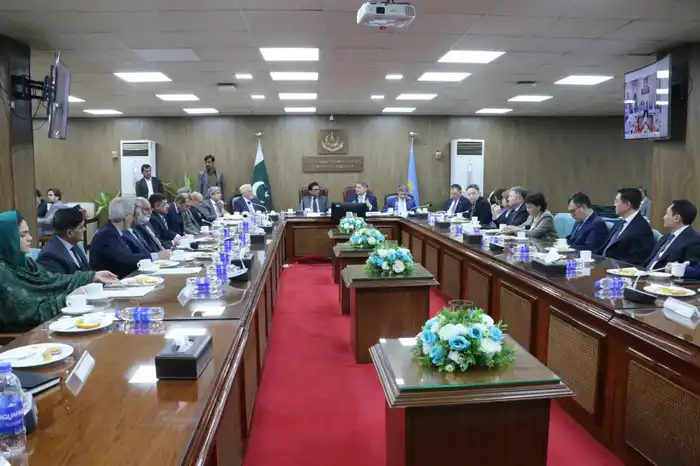 Мосты знаний: Казахстан и Пакистан объединяют усилия в науке и образовании {city2}