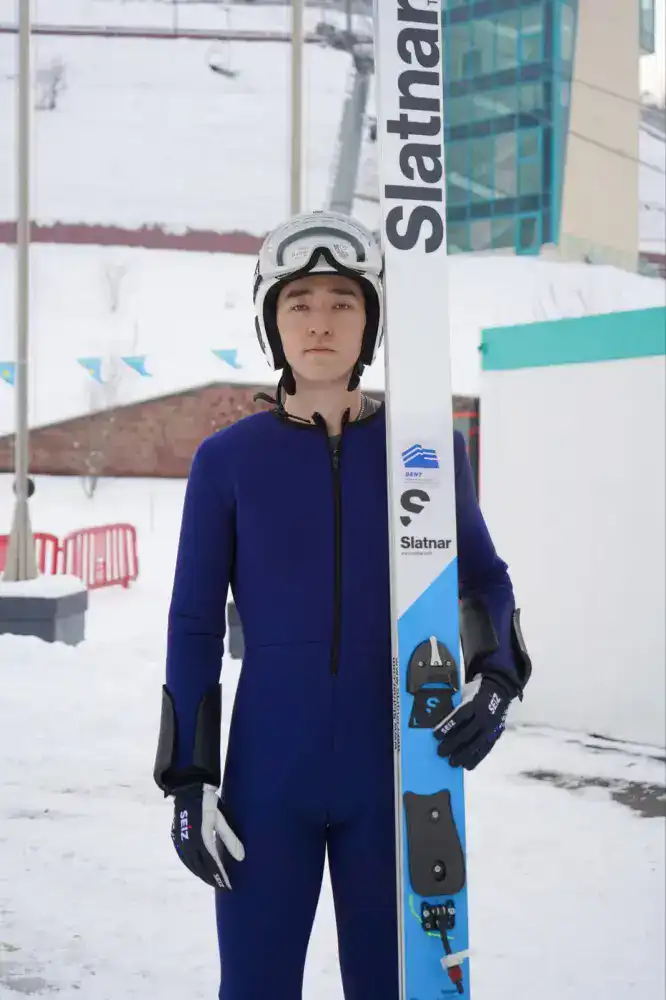 Чингиз Ракпаров результаты на Олимпиаде в Валь-ди-Фьемме лыжное двоеборье {city2}