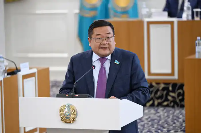 Проект новой Конституции Казахстана готов к референдуму Айдос Сарым {city2}