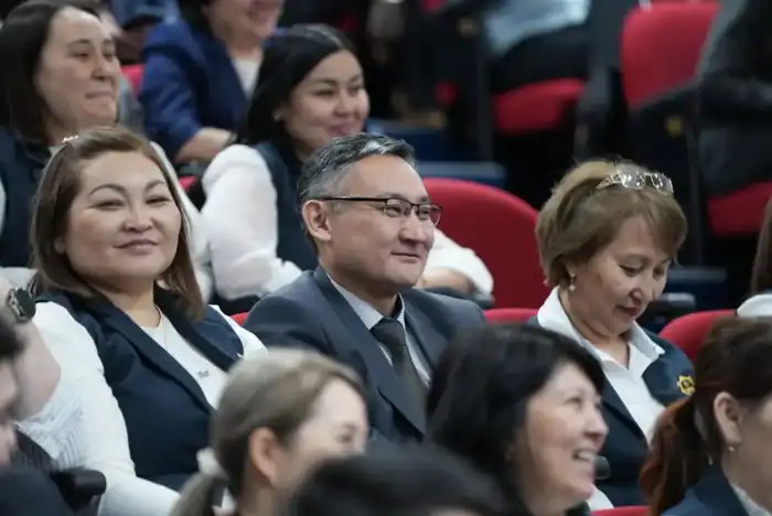 Председатель Агентства по делам государственной службы Дархан Жазықбай встретился с коллективом Комитета госказначейства (2)