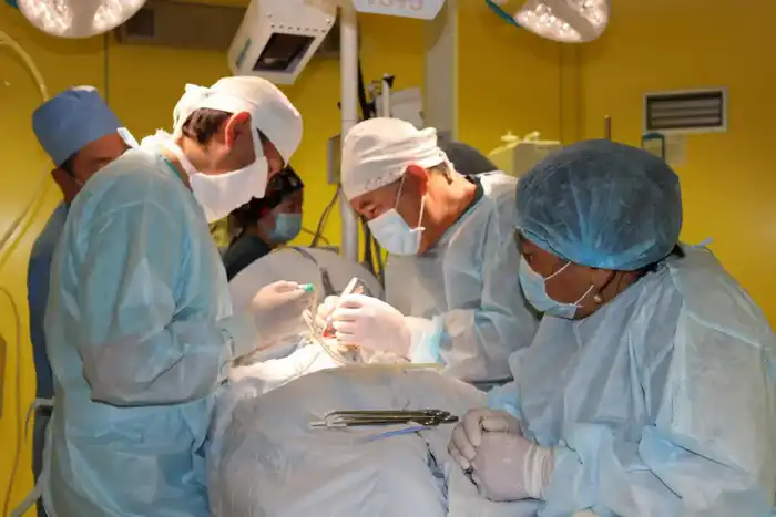 Успешная операция по замене тазобедренного сустава у 17-летней пациентки в Алматы улучшила ее состояние {city2}