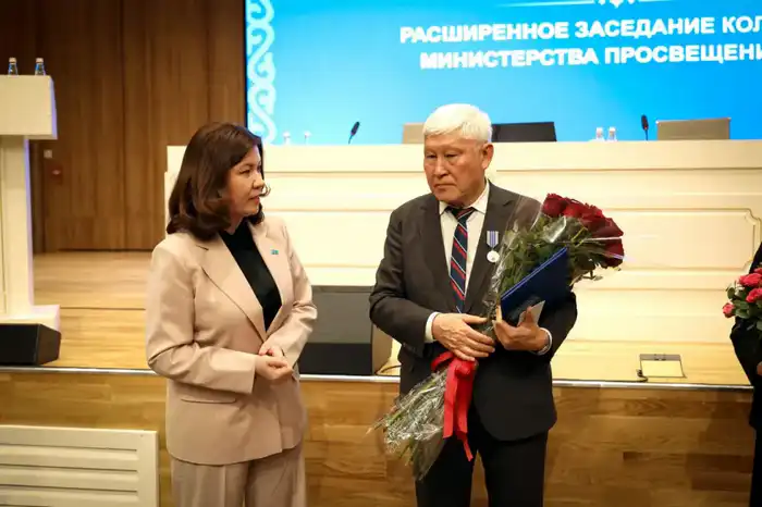 Повышение удовлетворенности учителей в Казахстане: влияние на качество образования и социальное равенство {city2}