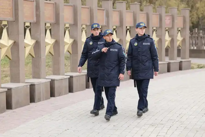 Мастер пера: поэтическое вдохновение молодого автора пробудилось в рядах Национальной гвардии (2)