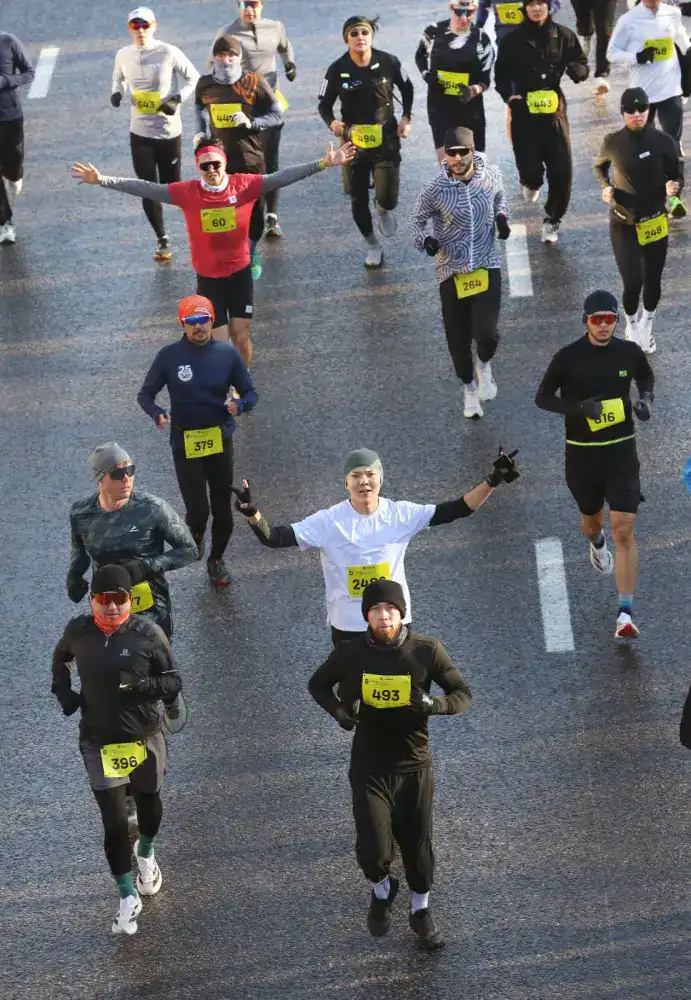 Беговой сезон стартовал в Алматы с 2500 участников {city2}