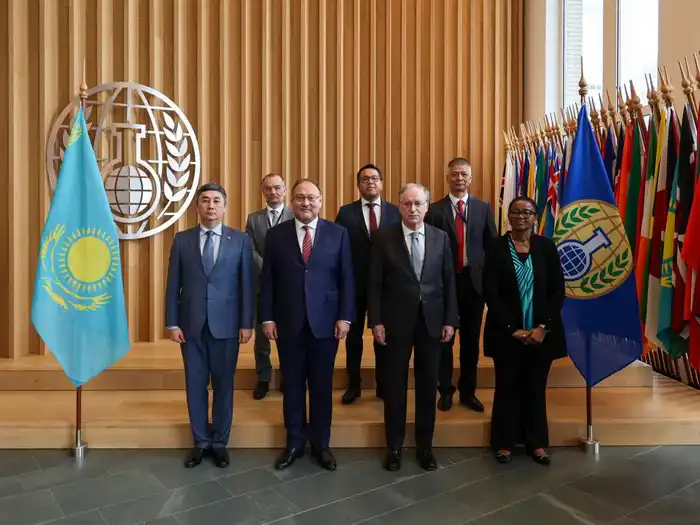 Обсуждение сотрудничества в области международной безопасности между Казахстаном и Организацией по запрещению химического оружия {city2}