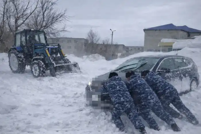 Сотрудники колонии Абай помогли жителю Павлодара {city2}