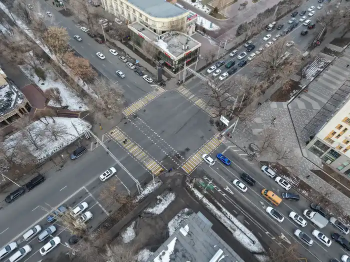 В Алматы меняют работу некоторых светофоров на загруженных перекрестках (2)