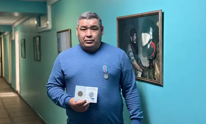 Педагог из Казахстана награжден за героизм в спасении детей во время пожара {city2}