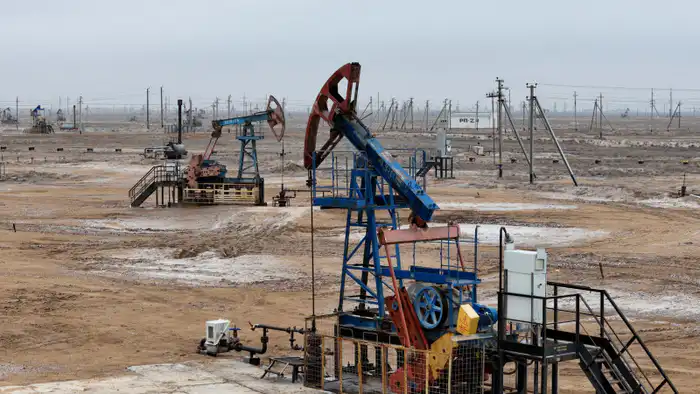 Нефтяники Мангистауской области поддержали проект новой Конституции, подчеркивая единство трудовых коллективов в стремлении к изменениям {city2}