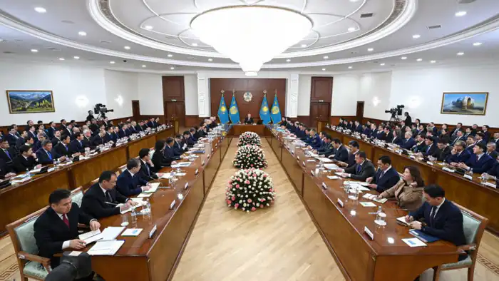 Расширенное заседание правительства с участием Президента Токаева: онлайн-трансляция 10 февраля в Астане {city2}
