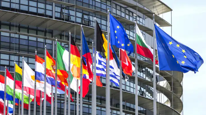 Европарламент зовет к оружию: Украине нужна броня солидарности {city2}