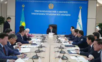 Аким Туркестанской области выслушал обращения граждан на 7-часовой встрече