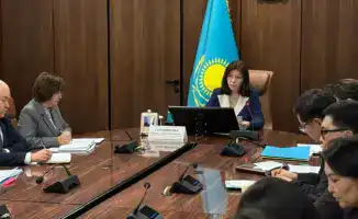 Министр просвещения Жулдыз Сулейменова подчеркивает значимость новой Конституции для образования и социальных гарантий в Казахстане