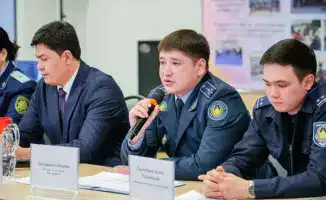 Пенсионерам в Астане рассказали о методах защиты от мошенников на специальном мероприятии