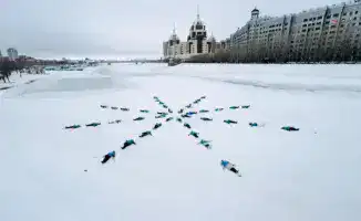 «Снежинка»: пенсионеры Астаны шагнули к здоровью на открытом уроке скандинавской ходьбы