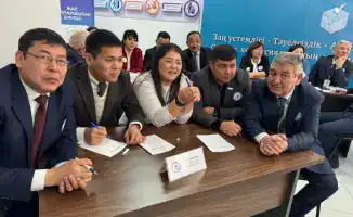 Голосование как искусство: Атырауская комиссия отметила Всемирный день выборов с креативом