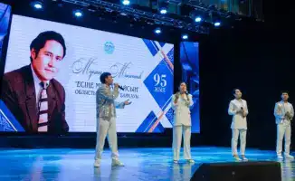 95-летие Мукагали Макатаева: в Жетісу прошел конкурс певцов и моноспектакль о поэте