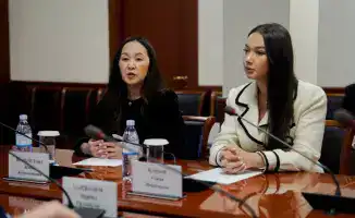 Обсуждение развития туристической отрасли Казахстана на встрече министра Ербола Мырзабосынова с вице-президентом Air Astana Жанной Шаяхметовой