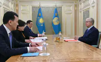Президент Токаев встретился с руководством Конституционной комиссии для обсуждения новой Конституции