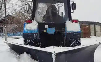 В Абайской области продолжается активная работа по уборке снега для обеспечения безопасности на дорогах