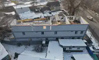 Снос незаконного этажа жилого дома в Алматы: последствия для собственников и градостроительных норм