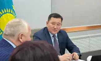 В Астане обсуждаются изменения в Конституции Казахстана с акцентом на качество образования и статус учителя