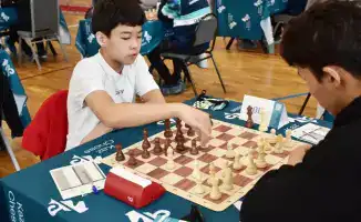 В Жезказгане проходит чемпионат Казахстана по шахматам среди юношей и девушек до 20 лет с участием около 100 шахматистов