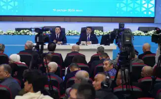 Нуралхан Кушеров обсуждает социально-экономическое развитие Туркестана с местными жителями