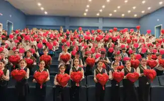 Сердца в небе: школьники Астаны запускают акцию благодарности