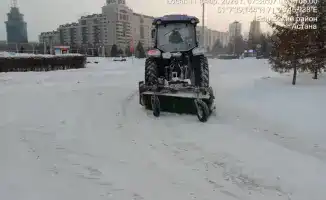 Астана продолжает бороться со снегом: последствия ночной уборки превышают 63 тысячи кубометров