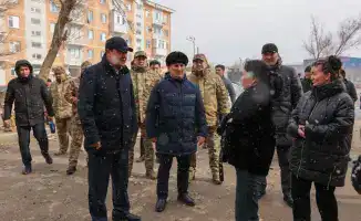 Сильный ветер в Жанатасе: крыши домов сорваны, аким области на месте происшествия