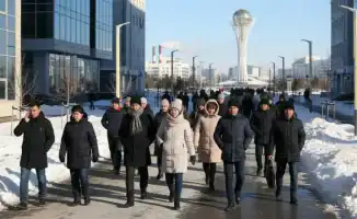 Численность населения Казахстана на 1 января 2026 года составила 19,5 миллиона человек, согласно данным Бюро национальной статистики. Это подтверждает устойчивый рост населения в стране за последние годы.