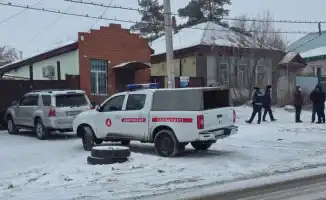 В Актобе в частном доме обнаружены тела женщины и троих её детей: трагедия шокировала местных жителей. Проверка началась после длительного отсутствия семьи.