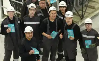 Работники завода Kia Qazaqstan поддерживают проект новой Конституции на встрече с Акимом Костанайской области Кумаром Аксакаловым