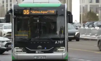 В Астане временно приостановлено движение шести автобусных маршрутов из-за сильного снега и ветра