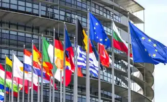 Европарламент зовет к оружию: Украине нужна броня солидарности