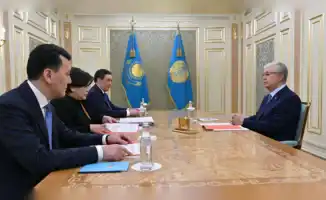 Президент Казахстана Касым-Жомарт Токаев поручил Конституционной комиссии внимательно анализировать предложения граждан по новой Конституции, проведя рабочую встречу с её руководством, сообщает Tengrinews.kz со ссылкой на Акорду.