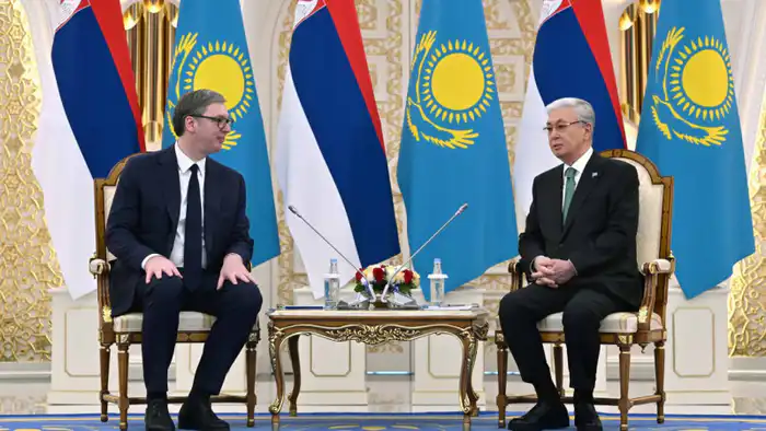 Токаев посетил Сербию: торжественная встреча с президентом Александром Вучичем в Акорде {city2}