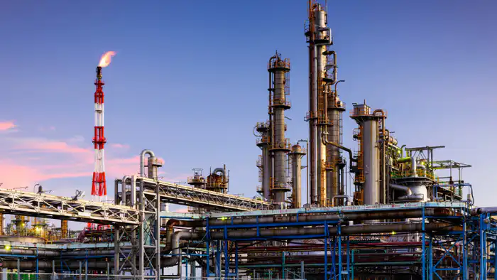 Строительство нового НПЗ в Казахстане: ключевой шаг к энергетической независимости и экономическому росту страны {city2}