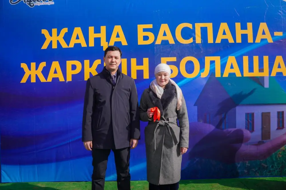 В Актюбинской области 30 семей получили ключи от новых домов (9)